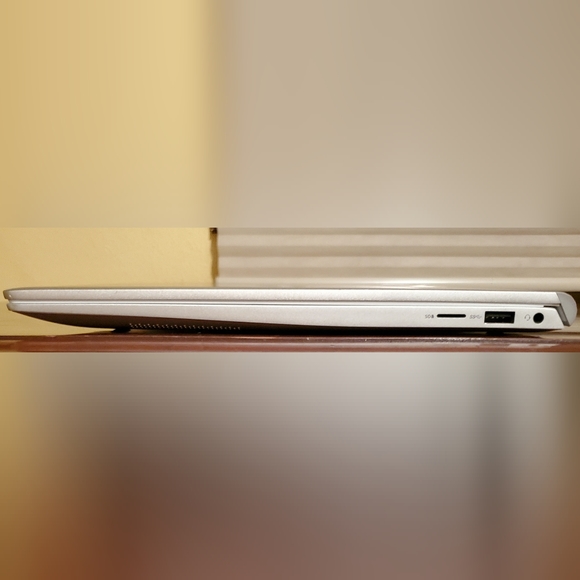 Dell Inspiron 15 5502 Intel i5-1135G7 4.2GHz Dual SSD (256GB & 1TB) 16GB RAM W11 - Picture 10 of 12